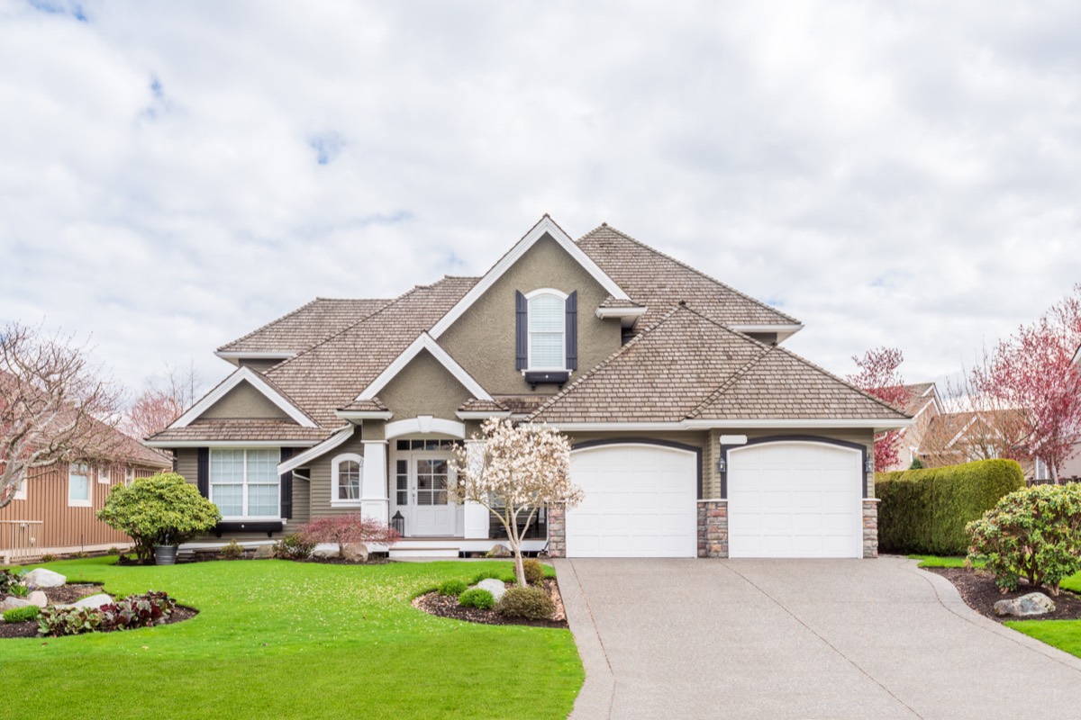 How to Buy and Sell a House at the Same Time in Clark County