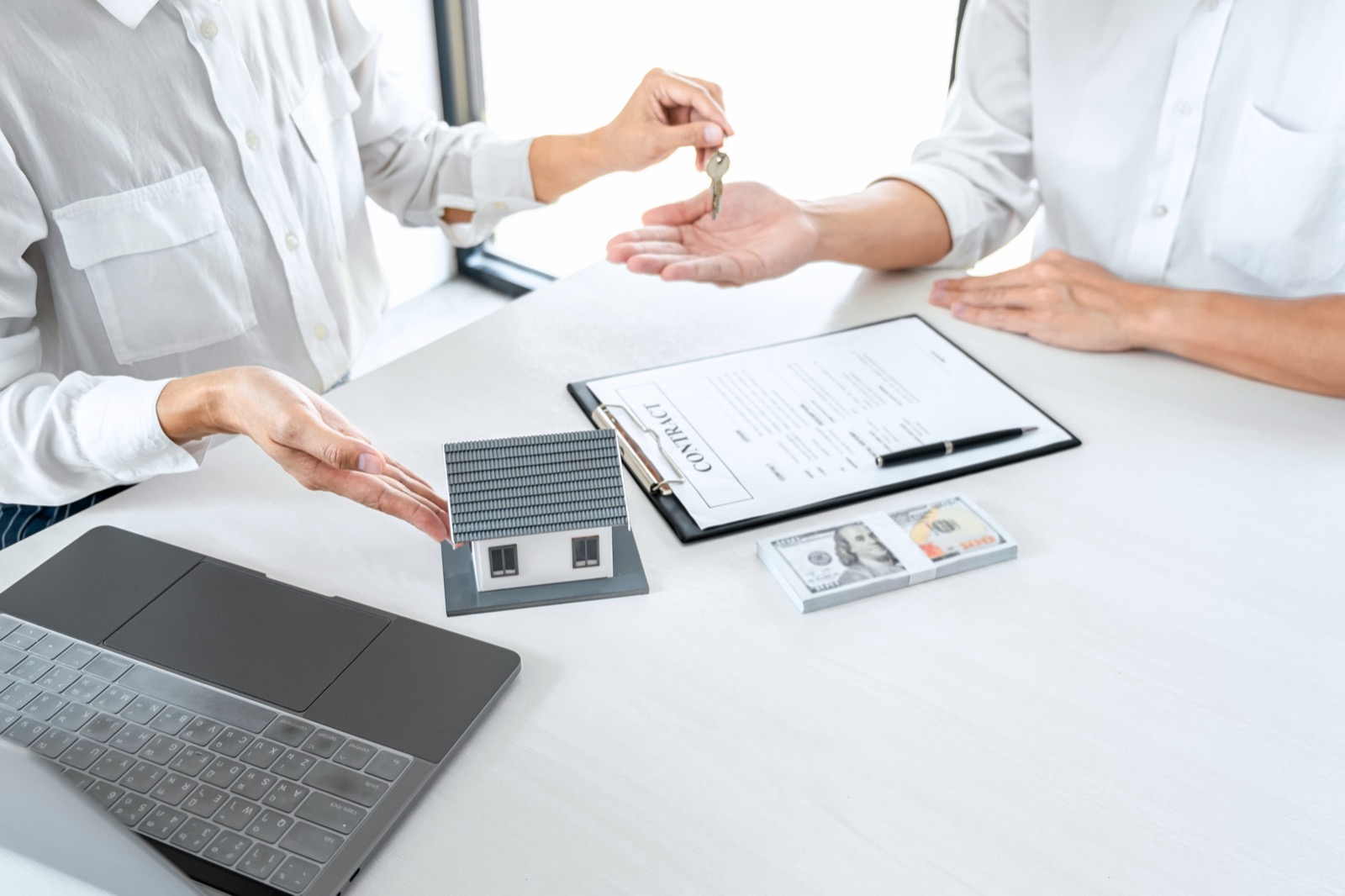 What to Expect at Closing When Selling a House in Washington