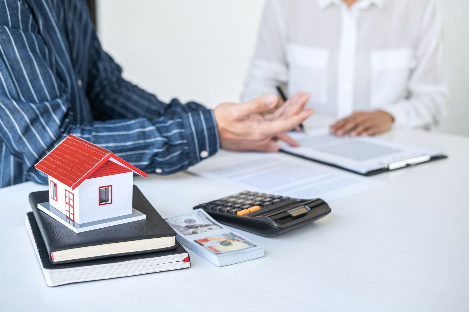 Selling a House With a Mortgage in Washington: The Basics