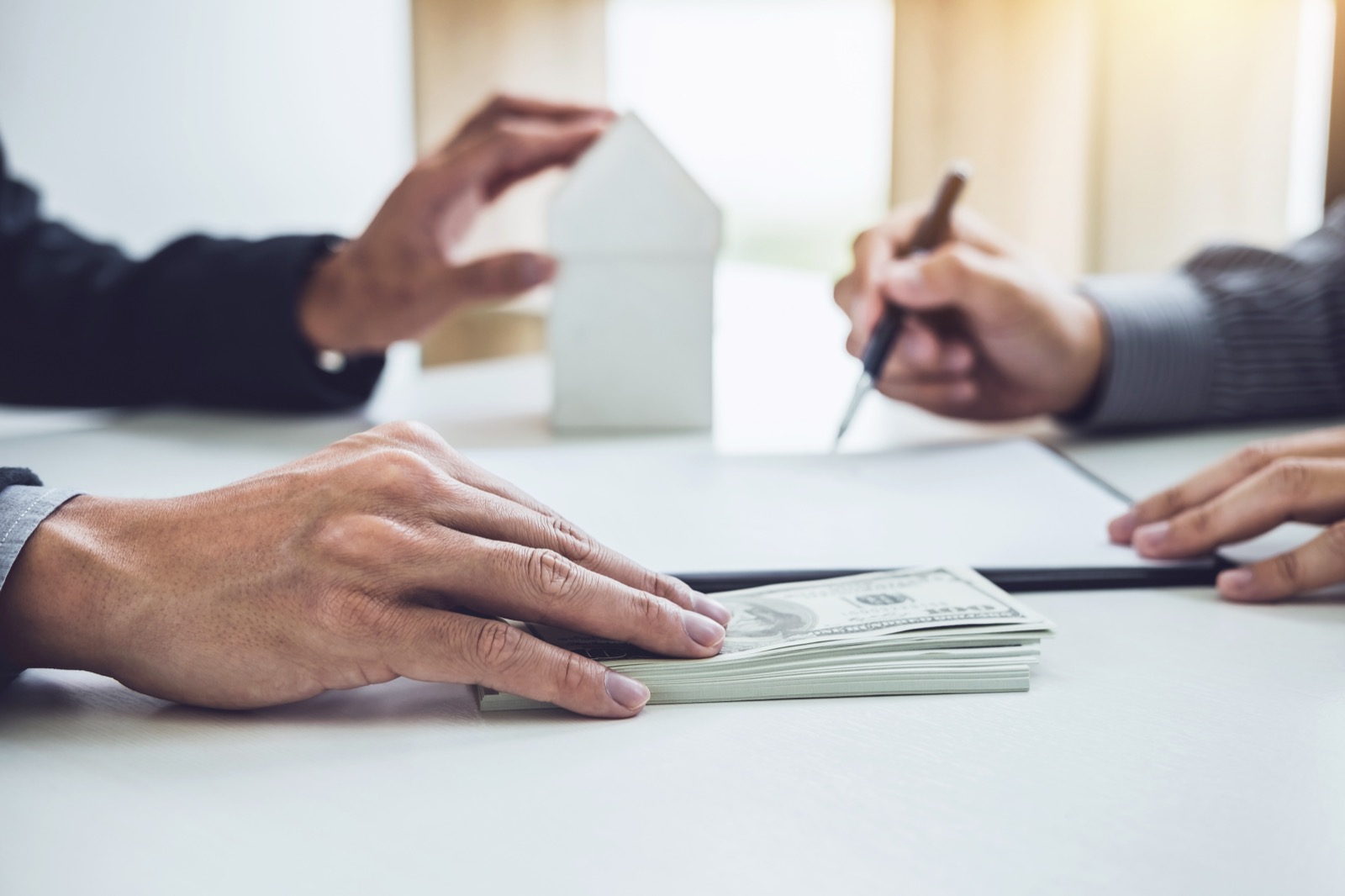 How to Handle Multiple Offers on Your Home